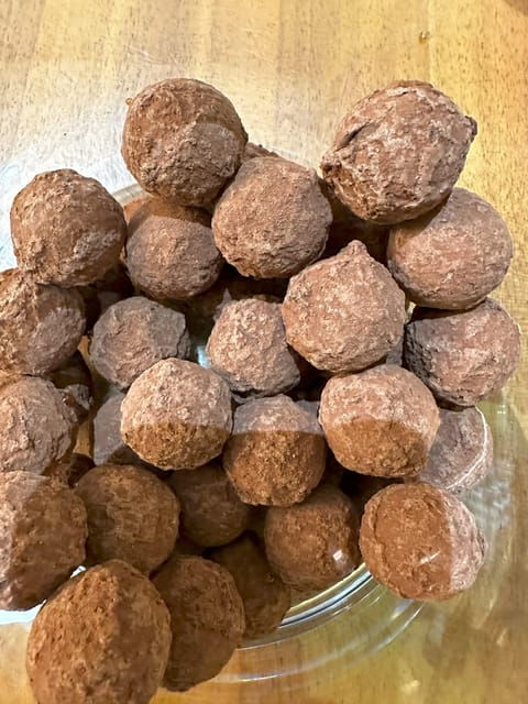 Basel: Cheese, Chocolate and Pastry Food Tour - Chocolate Tasting