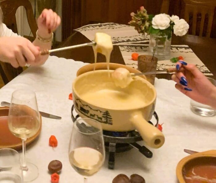 Basel: Cheese Fondue, Wine and Dessert Culinary Experience - Setting and Atmosphere