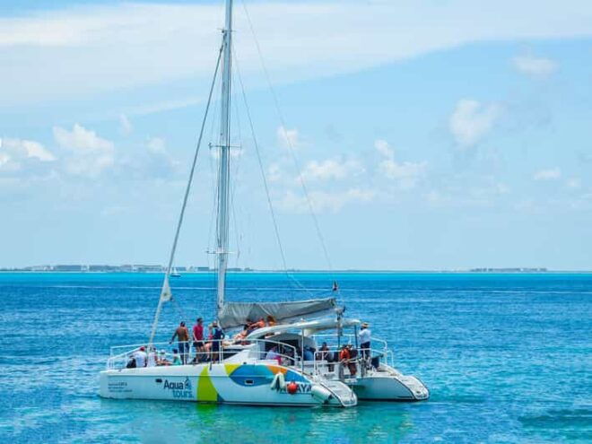BASIC ISLA MUJERES CATAMARAN - Inclusions