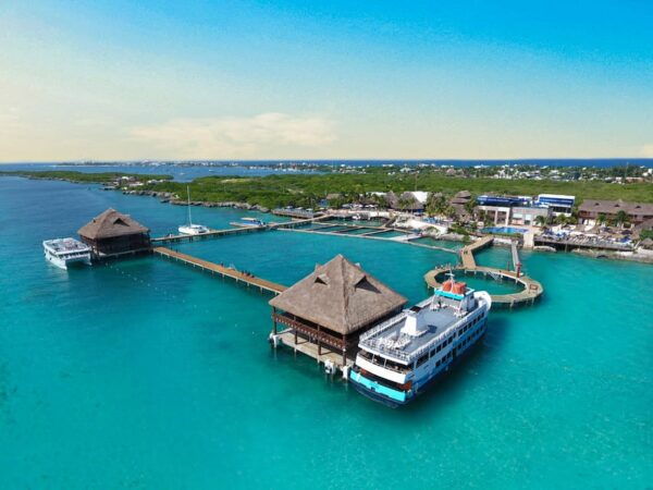 BASIC ISLA MUJERES CATAMARAN - Meeting Point and Departure Time