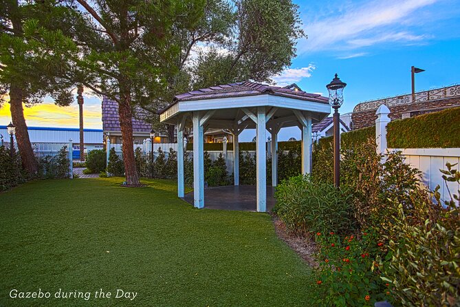 Basic Las Vegas Wedding Package - Flexible Timing: Ceremony at Your Preferred Time
