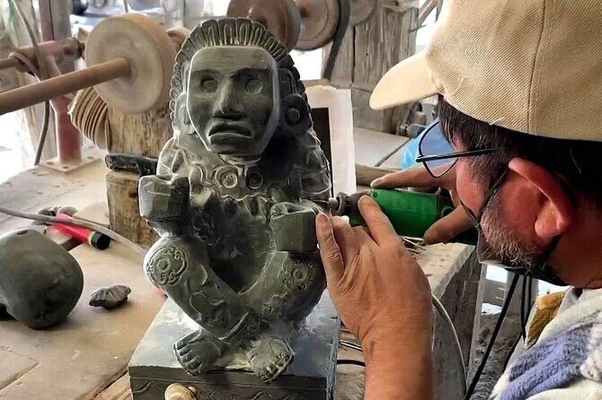 Basilica and Teotihuacan Tour in Spanish, from Mexico City - FAQ