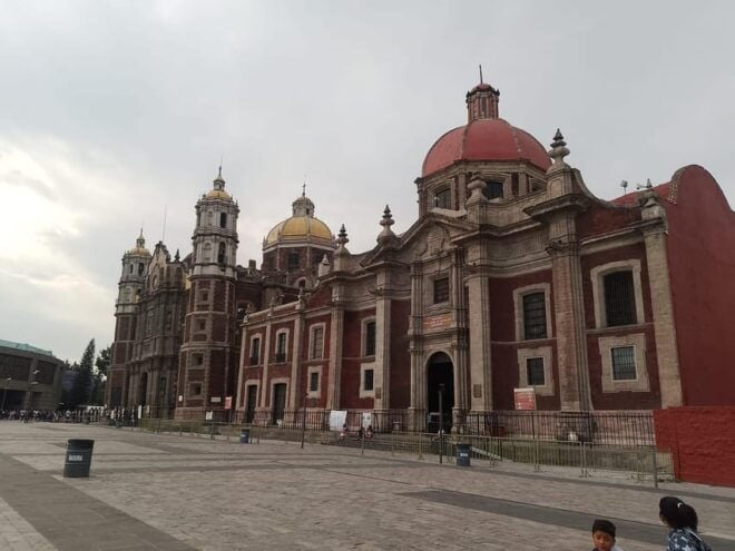 Basilica De Guadalupe: Complete Walking Tour - Admiring the Virgins Image