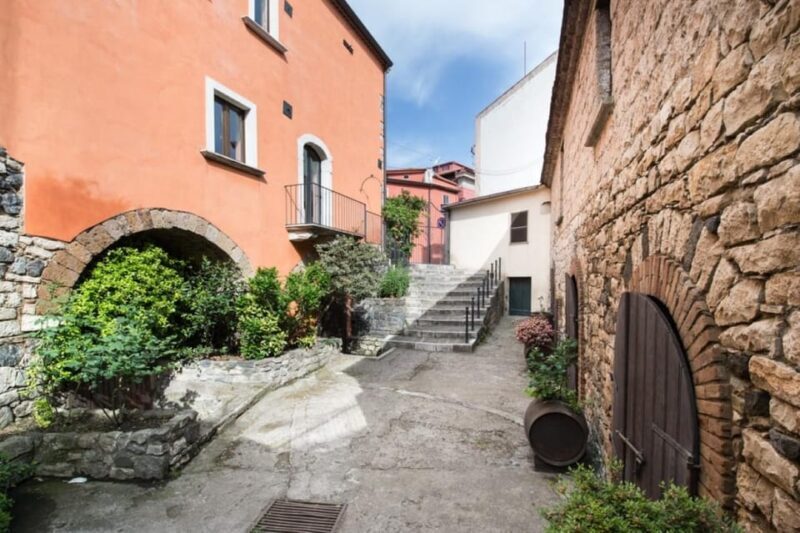 Basilicata: Discover volcanic tuff caves and taste excellent Lucanian wines - Detailed Review of the Tour Experience