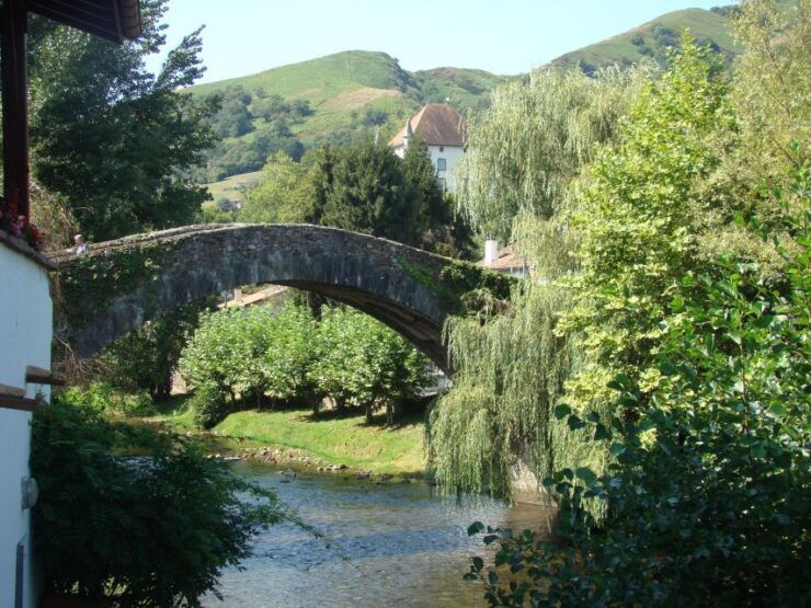 Basque Country: Game of Thrones Private Sightseeing Tour - Tour Details