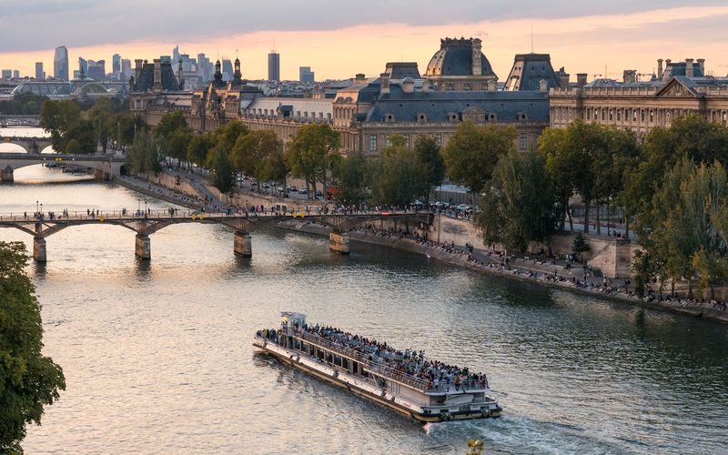 Bateaux Mouches 1-Hour Sightseeing Cruise in Paris - Setting off from Pont de l’Alma