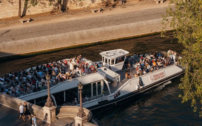 Bateaux Mouches 1-Hour Sightseeing Cruise in Paris - Should you book the Bateaux Mouches cruise?