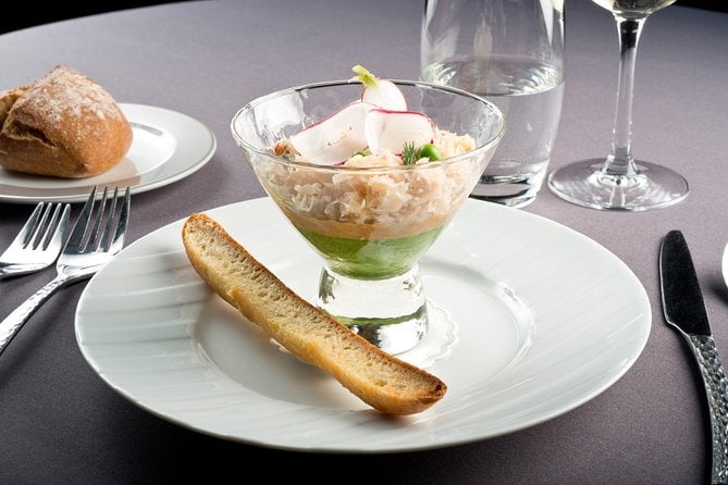 Bateaux Parisiens Seine River Gourmet Dinner & Sightseeing Cruise - Reasons to Choose This Tour