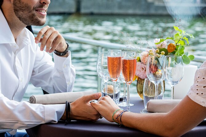 Bateaux Parisiens Valentines Day Gourmet Seine River Dinner Cruise & Live Music - Meeting and Pickup Information
