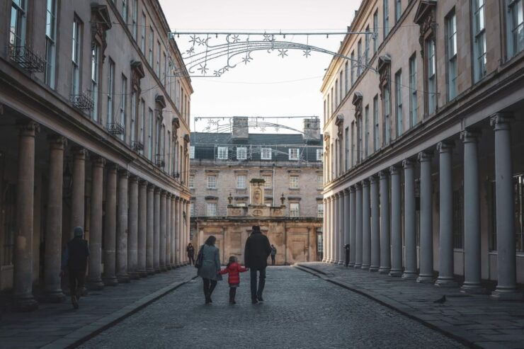 Bath: Self-Guided Tour App and Big Britain Quiz - Explore Bath With a Smartphone App