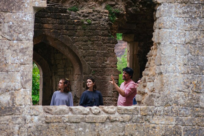 Bath to Stonehenge All-Inclusive Full-Day Small-Group Tour - Immersion in Beautiful Village Life