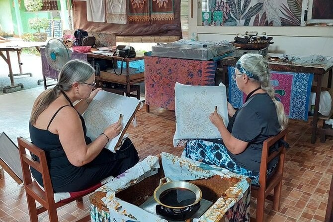 Batik Class and Indonesia Heritage Private Tour (Lunch & Gift) - Tour Overview