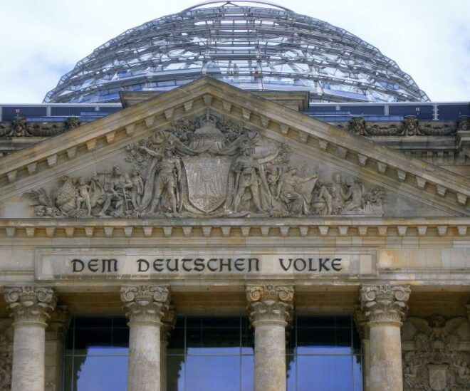 Battle of Berlin: Full Day Private Historic Black Van Tour - Full Description of the Tour