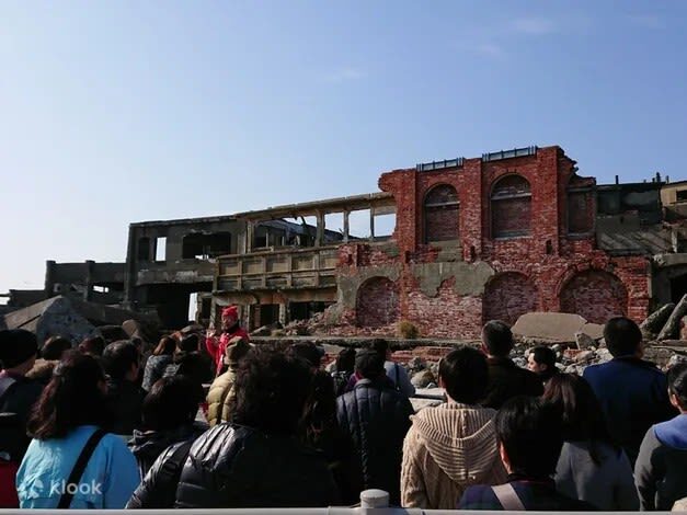 Battleship Island Cruise Experience (Nagasaki) - The boat ride sets the scene for the island