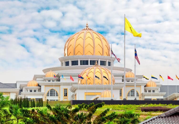 Batu Caves, Genting Highlands and Kuala Lumpur City Full Day Tour - Who will get the most from this tour?