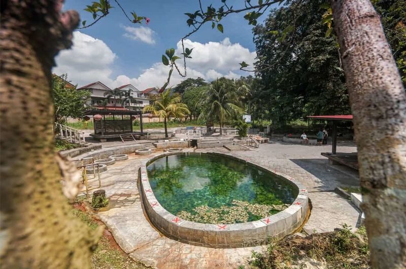 Batu Caves, Selayang Hot Spring & Kanching Waterfalls Half Day Tour - A half-day outing with three distinct stops