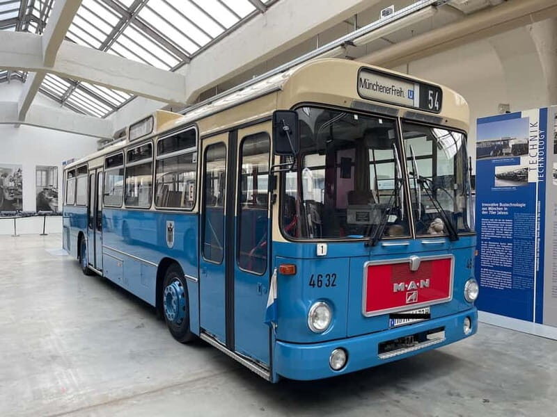 Bavarian Bus Tours Sightseeing Munich with free drinks - Discover Munich in Style: A Vintage Bus Tour with Free Drinks