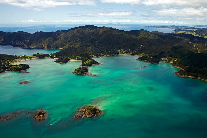 Bay of Islands and Hole in the Rock Scenic Helicopter Tour - Tour Overview and Highlights