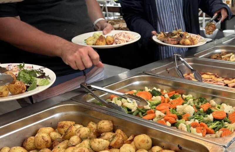 Bay of Islands: Discover the Bay Cruise with Island Lunch - The Island Stopover at Otehei Bay