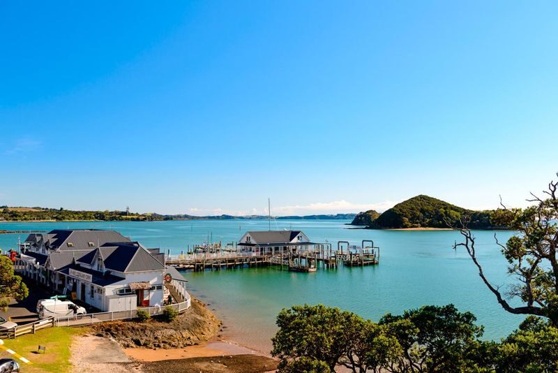 Bay of Islands Explorer Experience Small Group Tour - Small group, with a guide in the picture