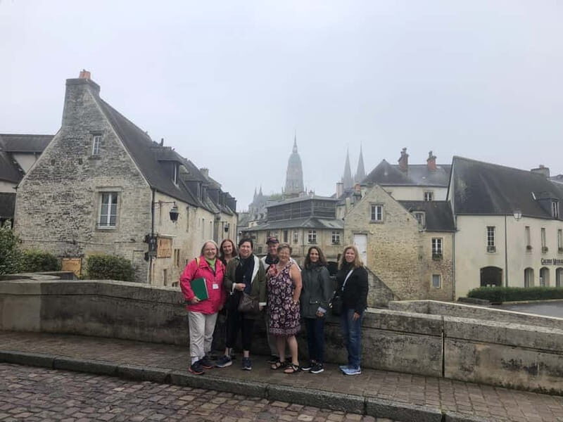 Bayeux: 9.30 DAILY 2-HOUR WALKING GROUP CITY TOUR IN ENGLISH - Exploring the Charm of Bayeux: A 2-Hour Guided City Tour