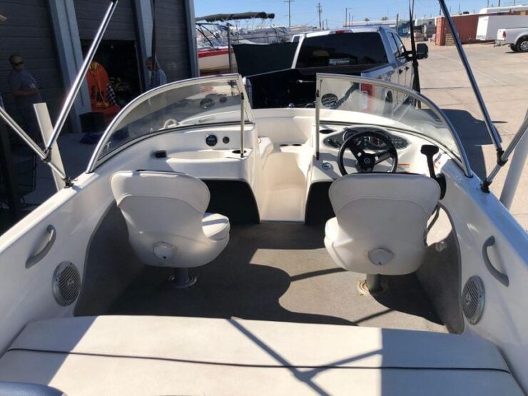 Bayliner Ski Boat - Seating Capacity Details