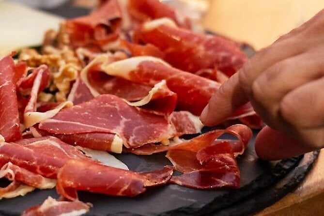 Bayonne Food Gastronomic Tour - Taste 10 Basque Specialties - Piperade - Basque Tomato and Pepper Sauce