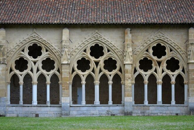 Bayonne: Private Guided Walking Tour - Tour Guide and Group Experience
