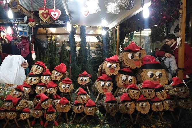 BCN: Christmas Walking Tour - Seasonal Decorations