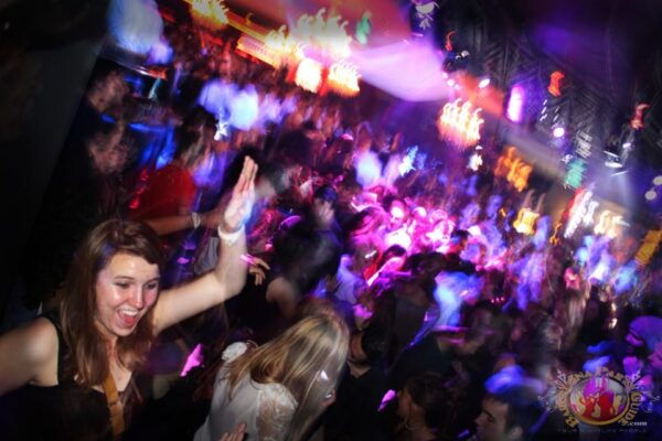BCN Night Card- Best Way to Enjoy Barcelonas Nightlife - Exclusive Club Access and Experiences
