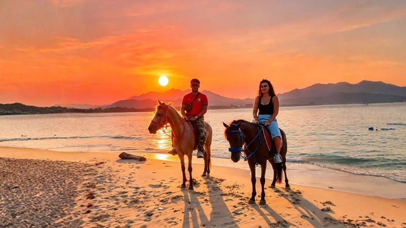 Beach Horseback Riding Experience in Gili Islands Lombok - A different way to see Gili’s shoreline