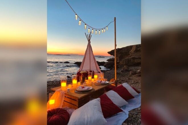 Beach Sunset Romance: Private Dinner - Full Description