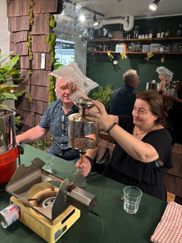 Bean to Bar Chocolate Making Workshop at The Sundowner - From the cacao tree to your own bar