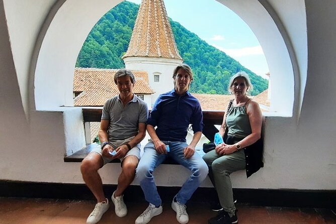 Bears Sanctuary, Dracula Castle and Poiana Brasov-Private Day Tour From Brasov - Bear Sanctuary Experience