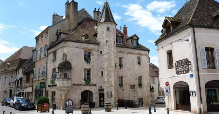 Beaune - Historic Guided Walking Tour - Exploring the Vibrant Place De La Halle Market