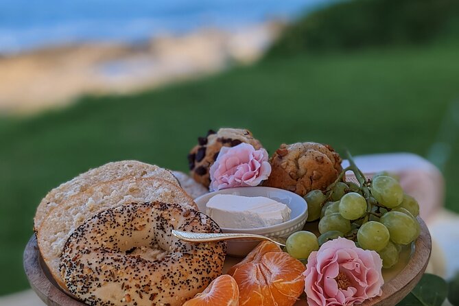 Beautiful Luxury Picnic Overlooking the La Jolla Coastline - Inclusions and Offerings