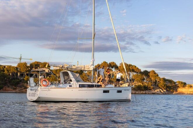 Beautiful Saling Trip Arounf Palma Bay and Sorroundings - Food Options