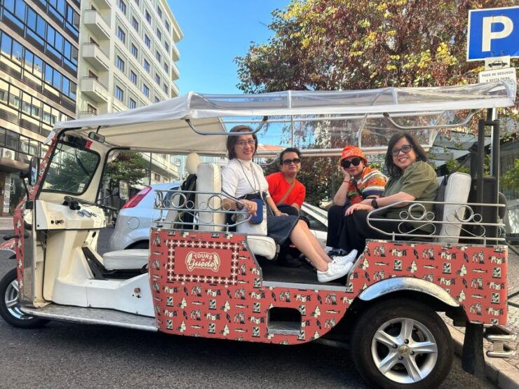 Beautiful Tuk Tuk Tour Around the Most Historical Sites - Multilingual Live Tour Guide