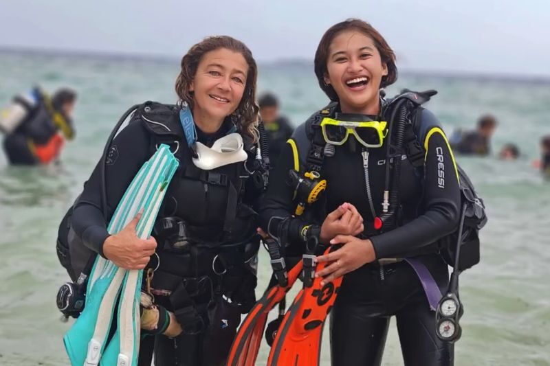 Beginner Scuba Diving in Moalboal with PADI - From Panagsama Beach to the first underwater lesson