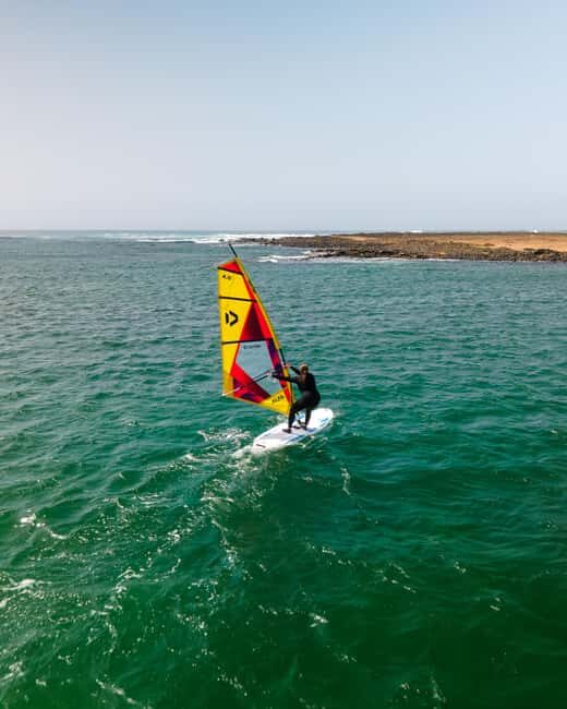 Beginner windsurf course in El Cotillo (4 hours) - A Close Look at the Experience