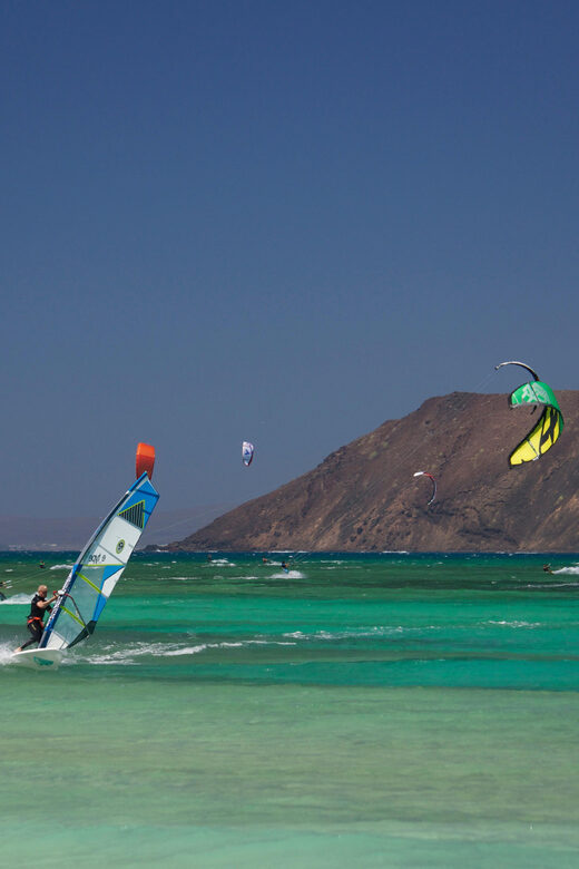 Beginner windsurf course in El Cotillo (4 hours) - FAQ