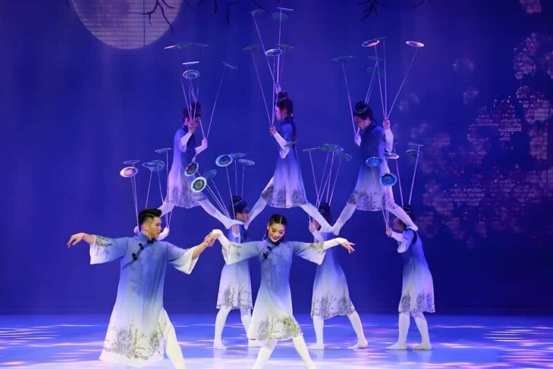 Beijing Acrobatcis Show + Hot Pot Or Local Cuisine Dinner - The Value of This Experience