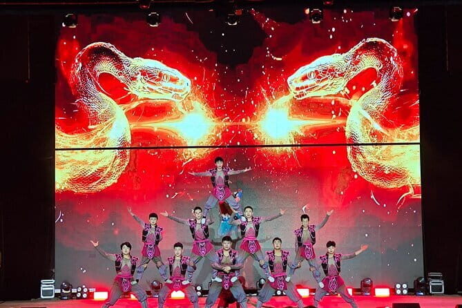 Beijing Acrobatic Show at Regal Palace Theatre (Qin Le Gong - Good To Know