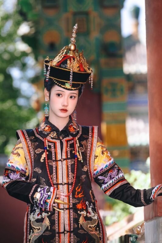 Beijing Ancient Costume Experience Photography [Free Choice of Clothing + Exquisite Makeup & Styling + Professional Photographer] - A one-hour shoot, with a photographer to guide you