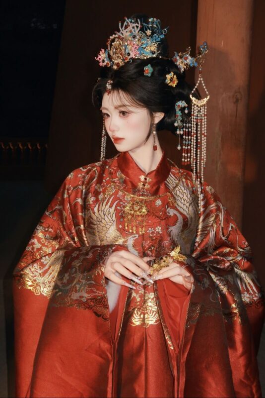 Beijing Ancient Costume Experience Photography [Free Choice of Clothing + Exquisite Makeup & Styling + Professional Photographer] - Original files, edited portraits and the real value