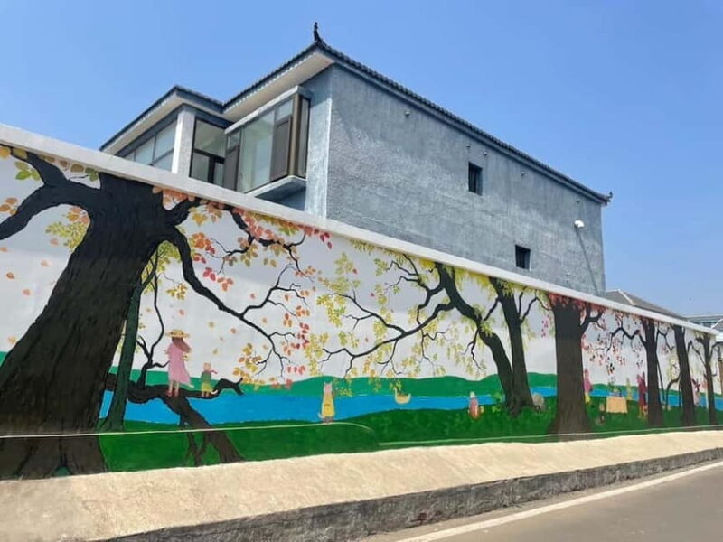 Beijing: Artistic Villages Tour with Fabric Dyeing Class - Discovering Beijings Artistic Villages: A Practical Overview