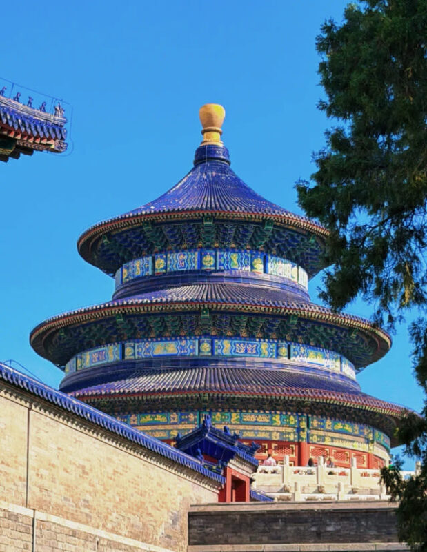 Beijing Badaling Great Wall & Forbidden City 4-Day Tour with Acrobatic Show - What the guide and driver add