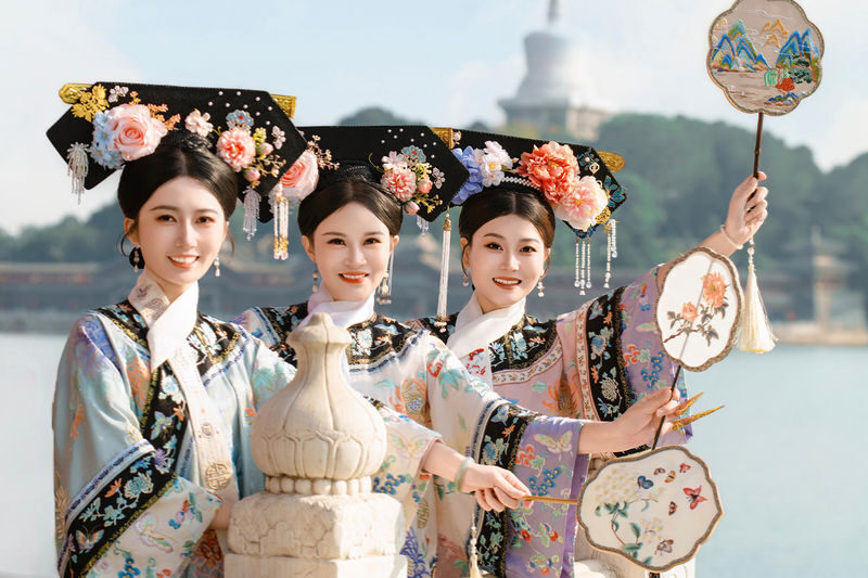 Beijing Beihai Park Ancient Costume Hanfu Travel Photography (Ancient Costume Hanfu + Makeup & Accessories/Photography/Multiple Packages Available) - Should you book this Hanfu experience?