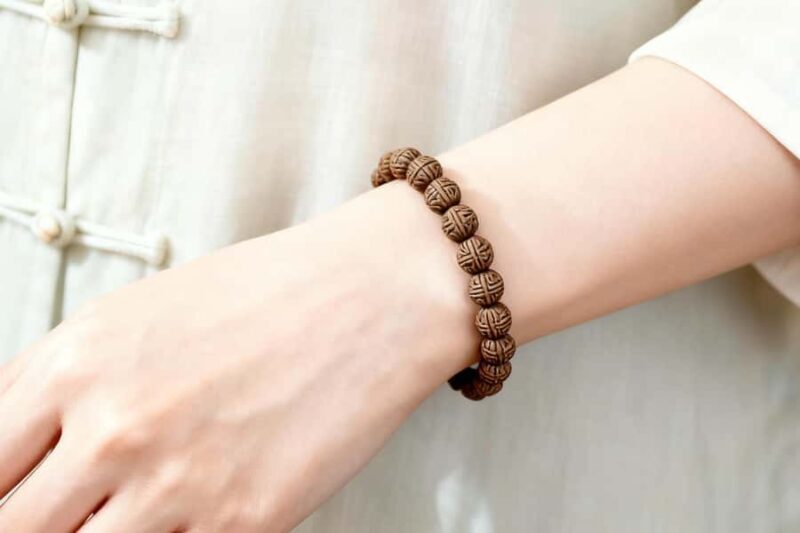 Beijing: Chinese Fragrant Bracelet Making - Deep Dive into the Crafting Process