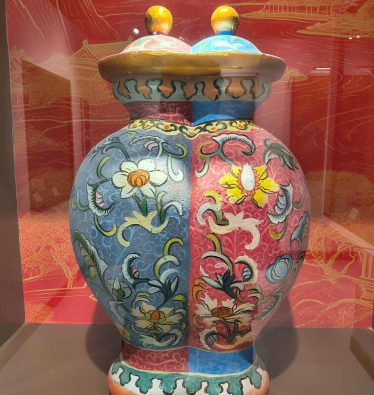 Beijing Chocolate Museum Ticket | Beijing Pavilion - Pause for photos in the Golden House